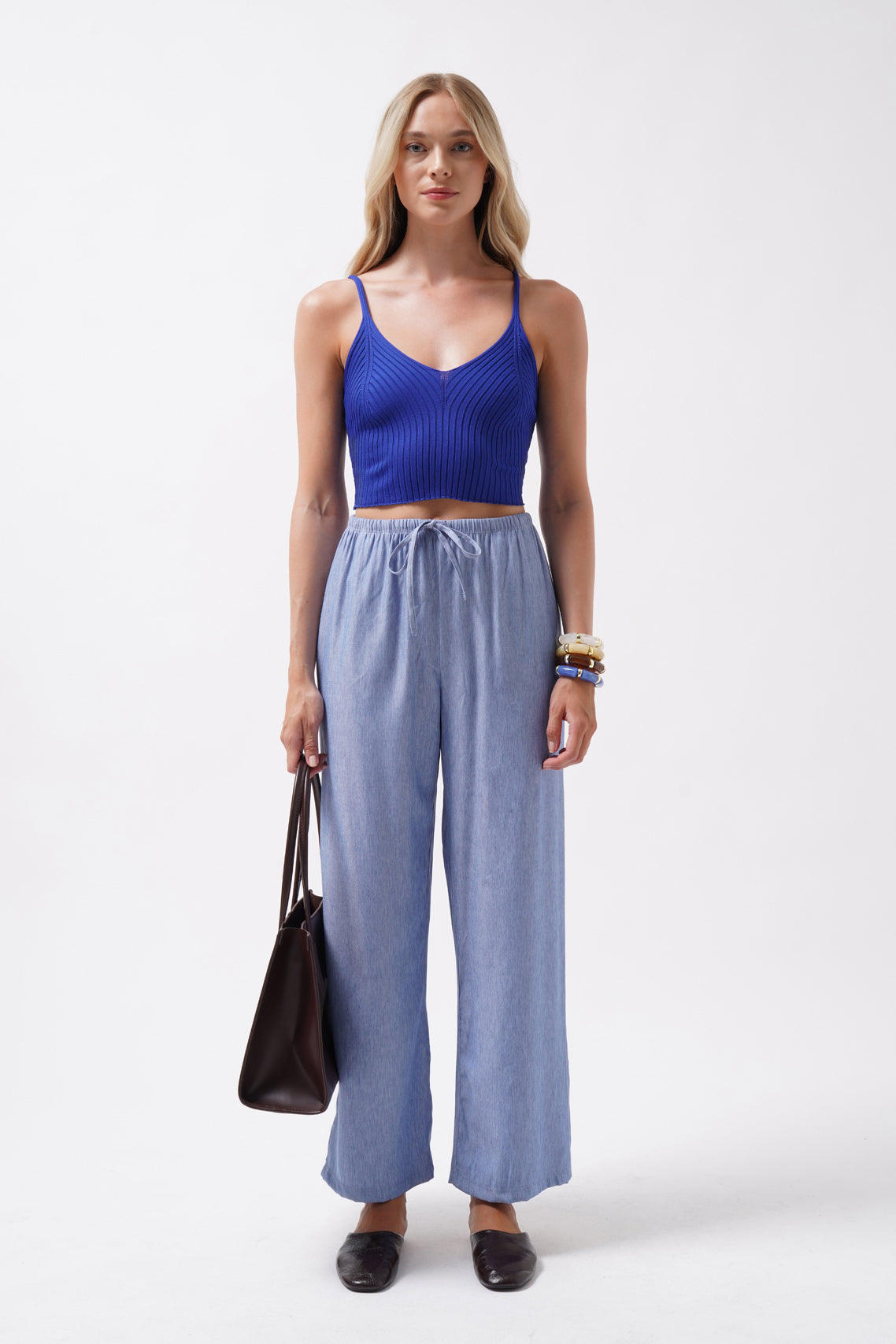 V Yaka Saks Crop Bluz