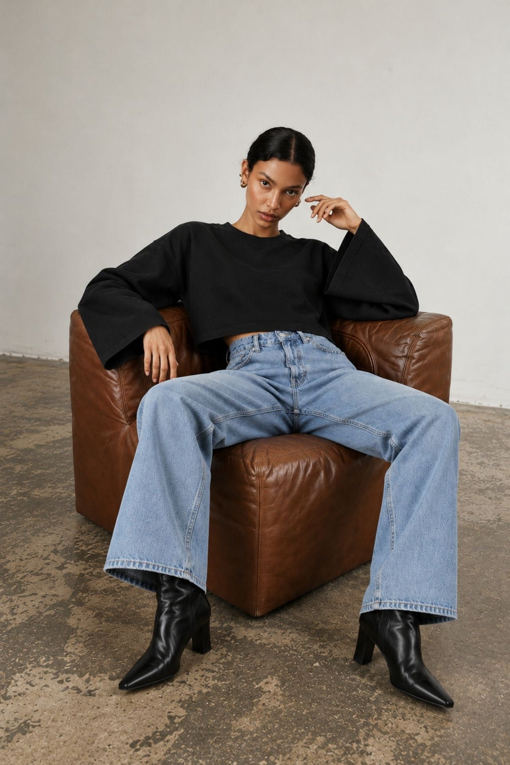 Geniş Kol Bisiklet Yaka Siyah Basic Sweatshirt