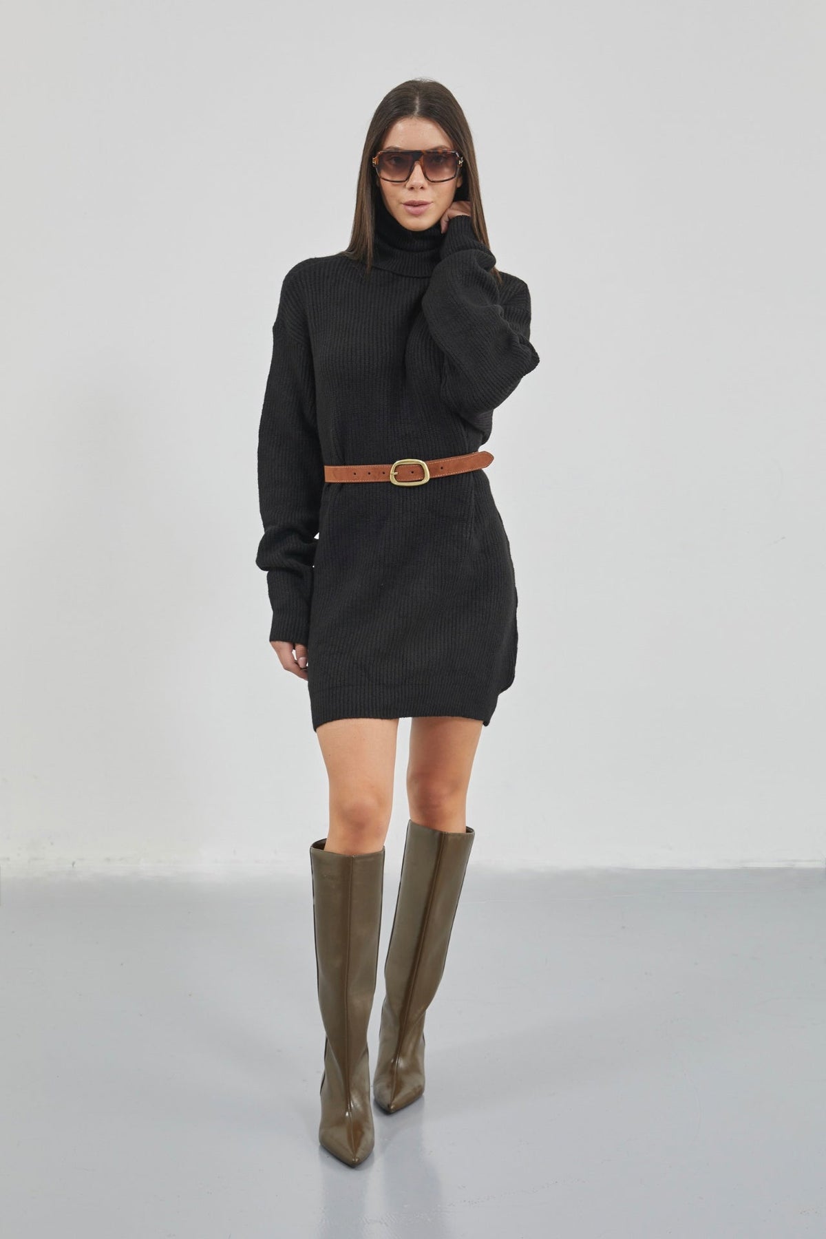 Oversize Balıkçı Yaka Siyah Triko Tunik