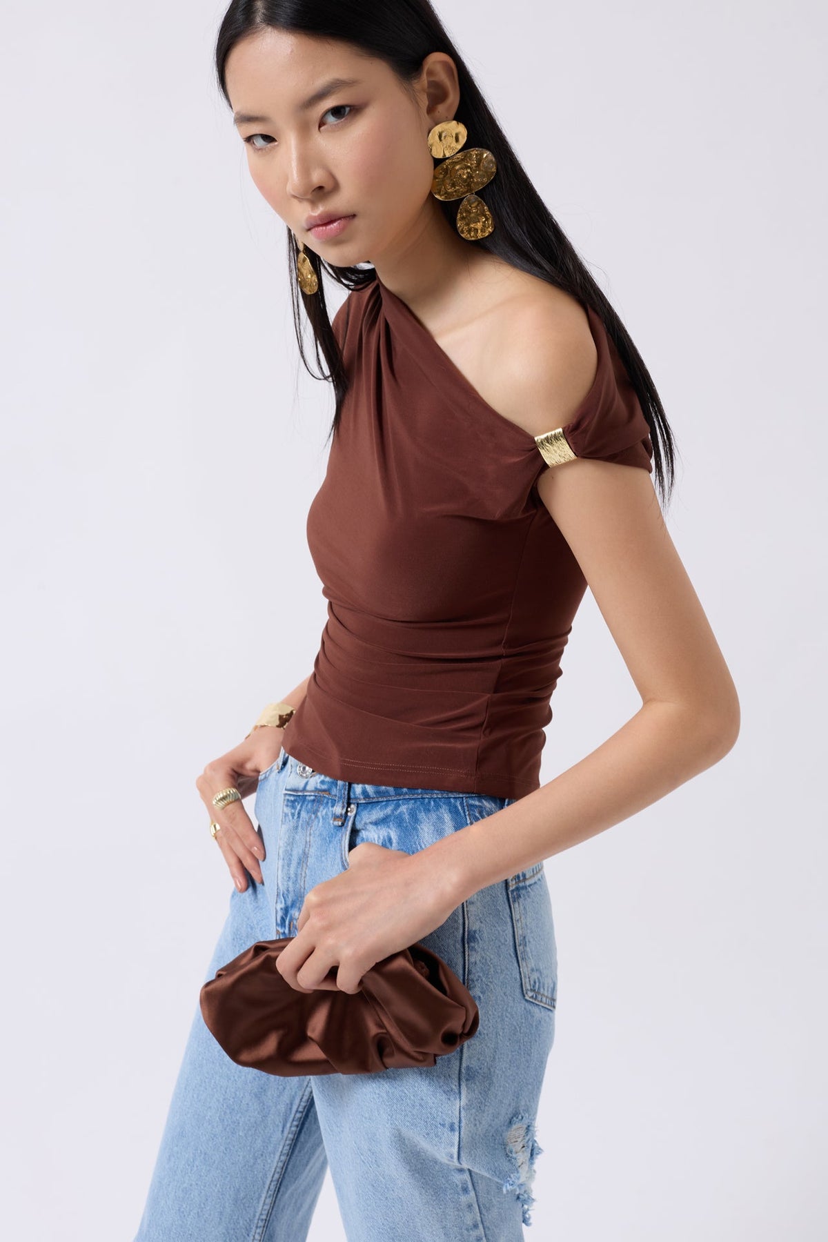 Aksesuar Detay Cutout Kahverengi Bluz