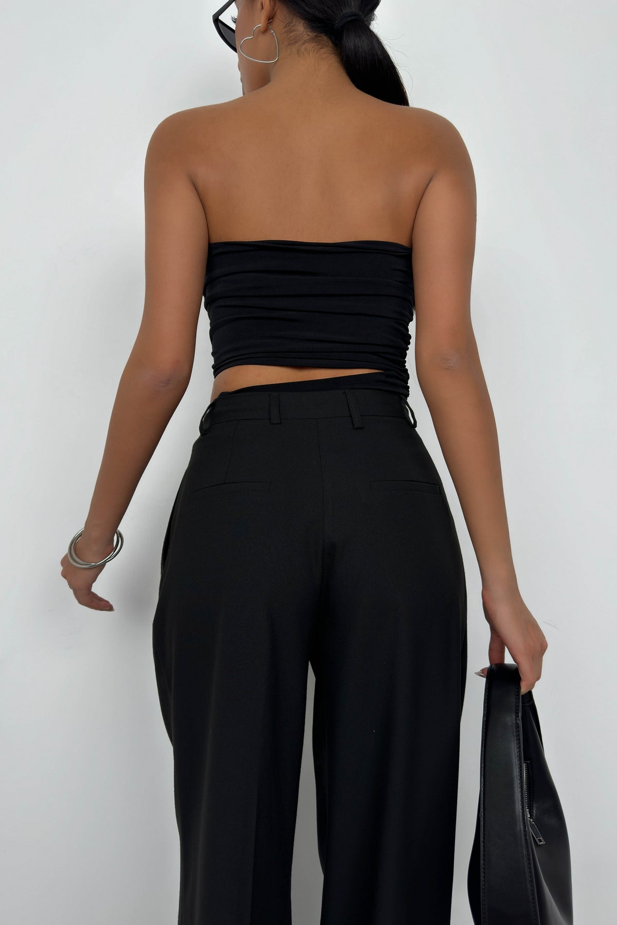 Asimetrik Straplez Siyah Crop