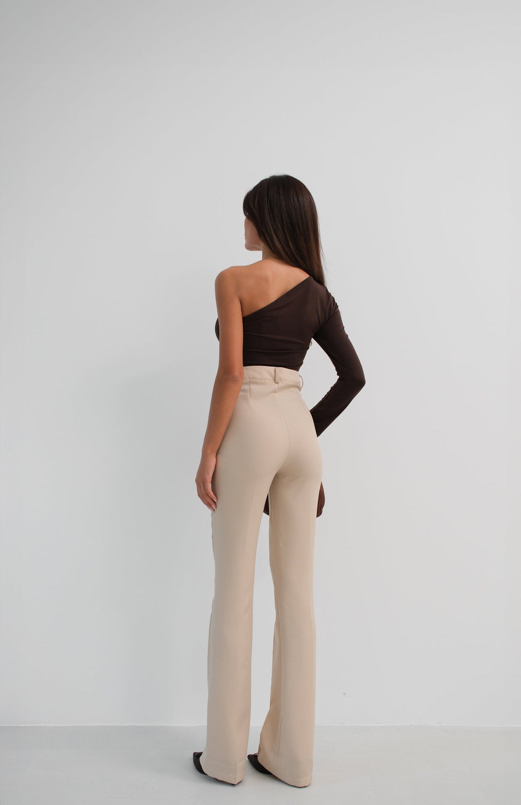 Asimetrik Tek Omuz Kahverengi Crop Top