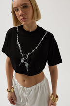 Zincir Baskılı Crop Siyah T-Shirt