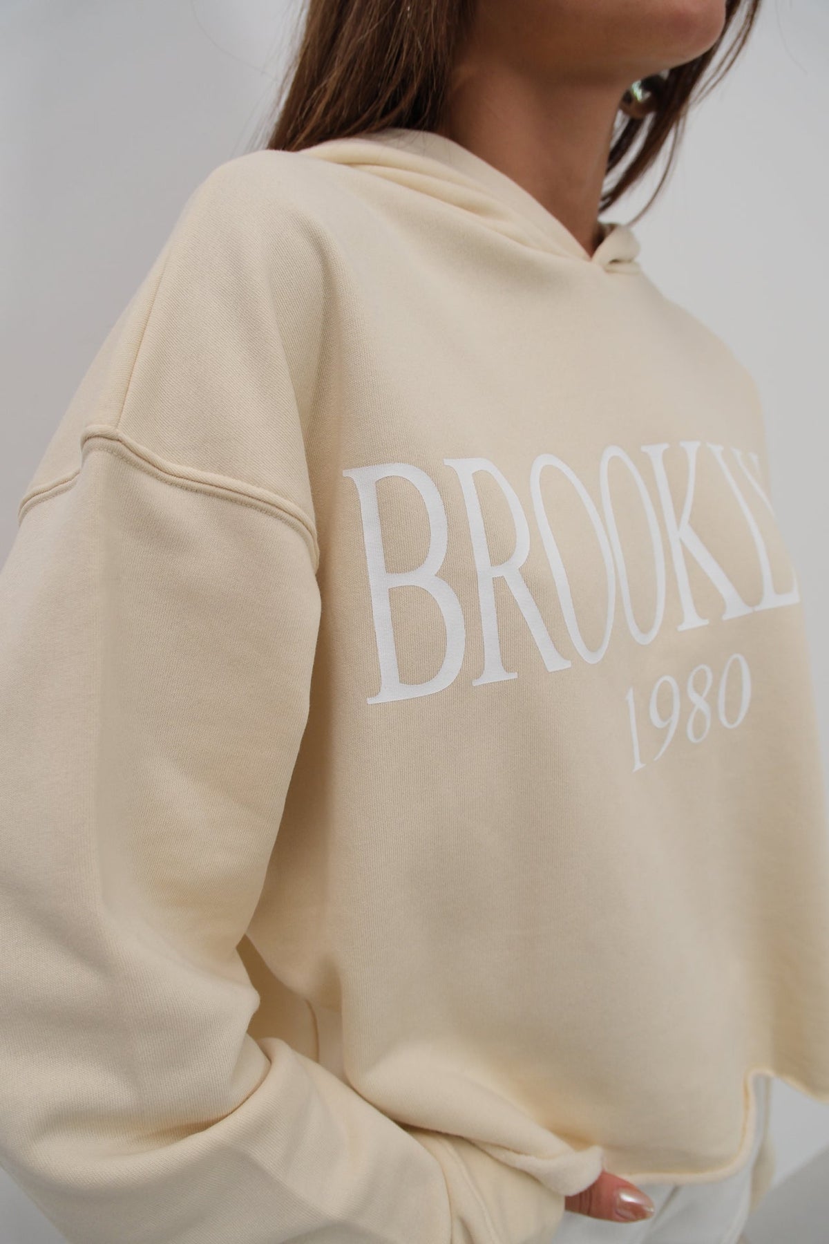 Baskılı Kapşonlü Bej Sweatshirt