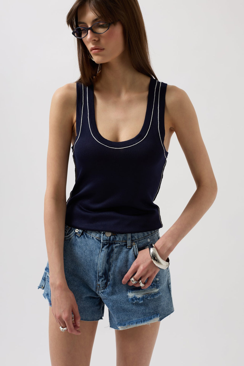 Biye Detay Halter Yaka Lacivert Beyaz Bluz