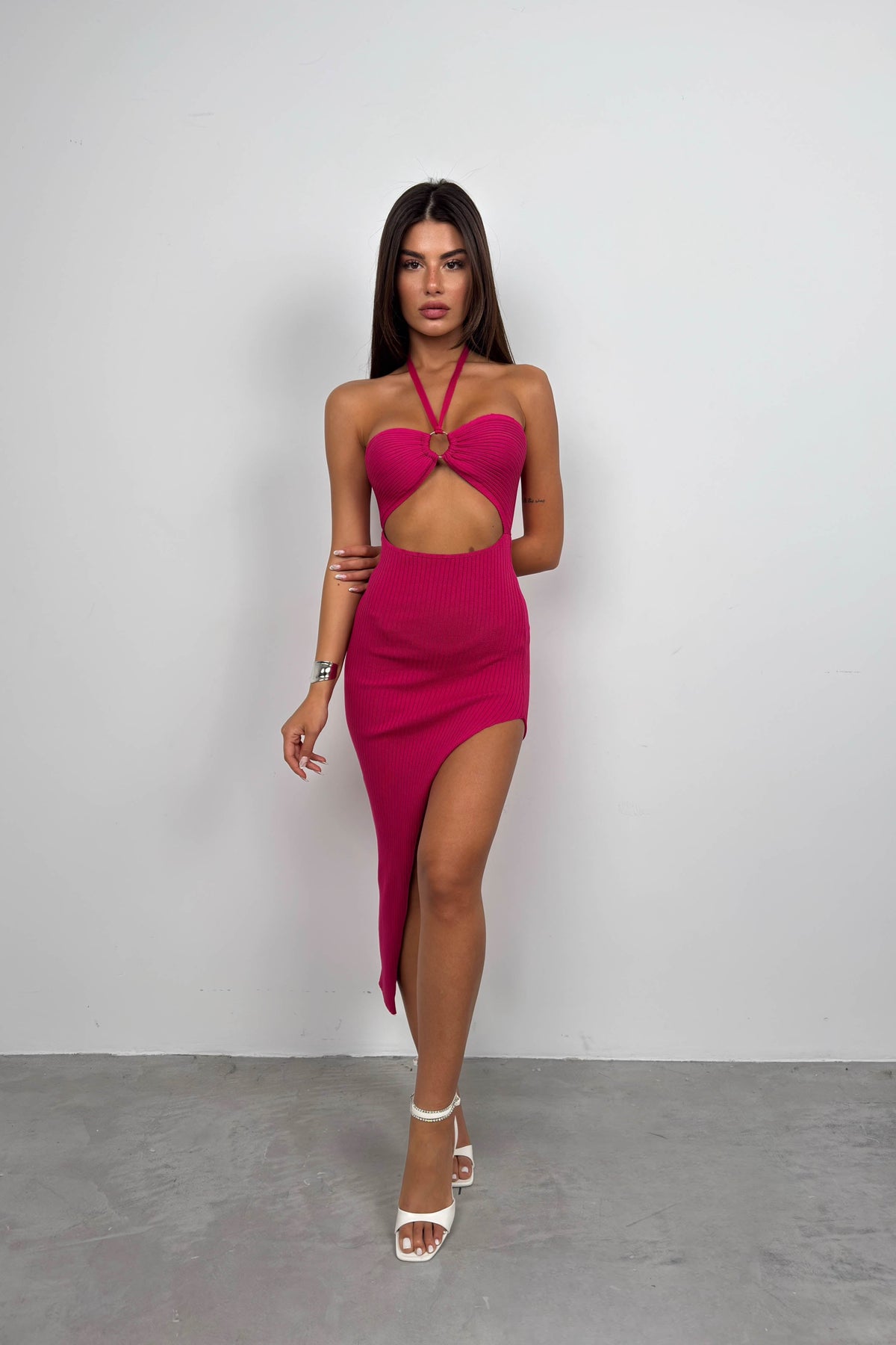 Boyun Bantlı Fuşya Yırtmaçlı Elbise