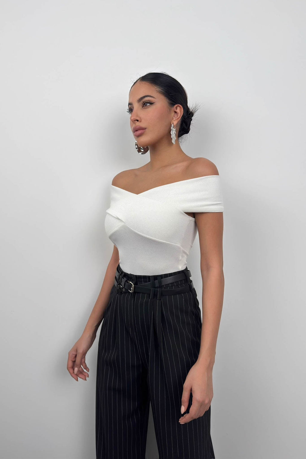 Çapraz Kayık Yaka Ekru Bodysuit