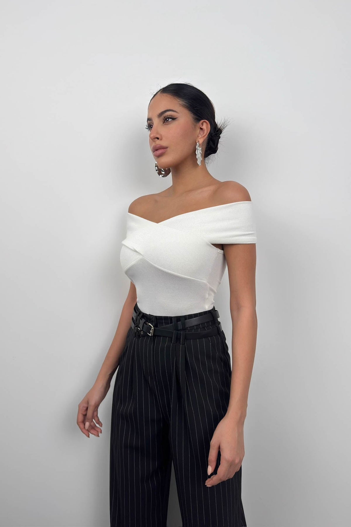 Çapraz Kayık Yaka Ekru Bodysuit