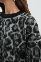 Leopar Desenli Siyah Sakallı Triko Kazak