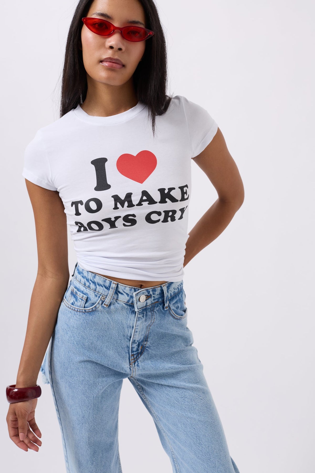 Nakış Detay Baskılı Crop Beyaz T-Shirt