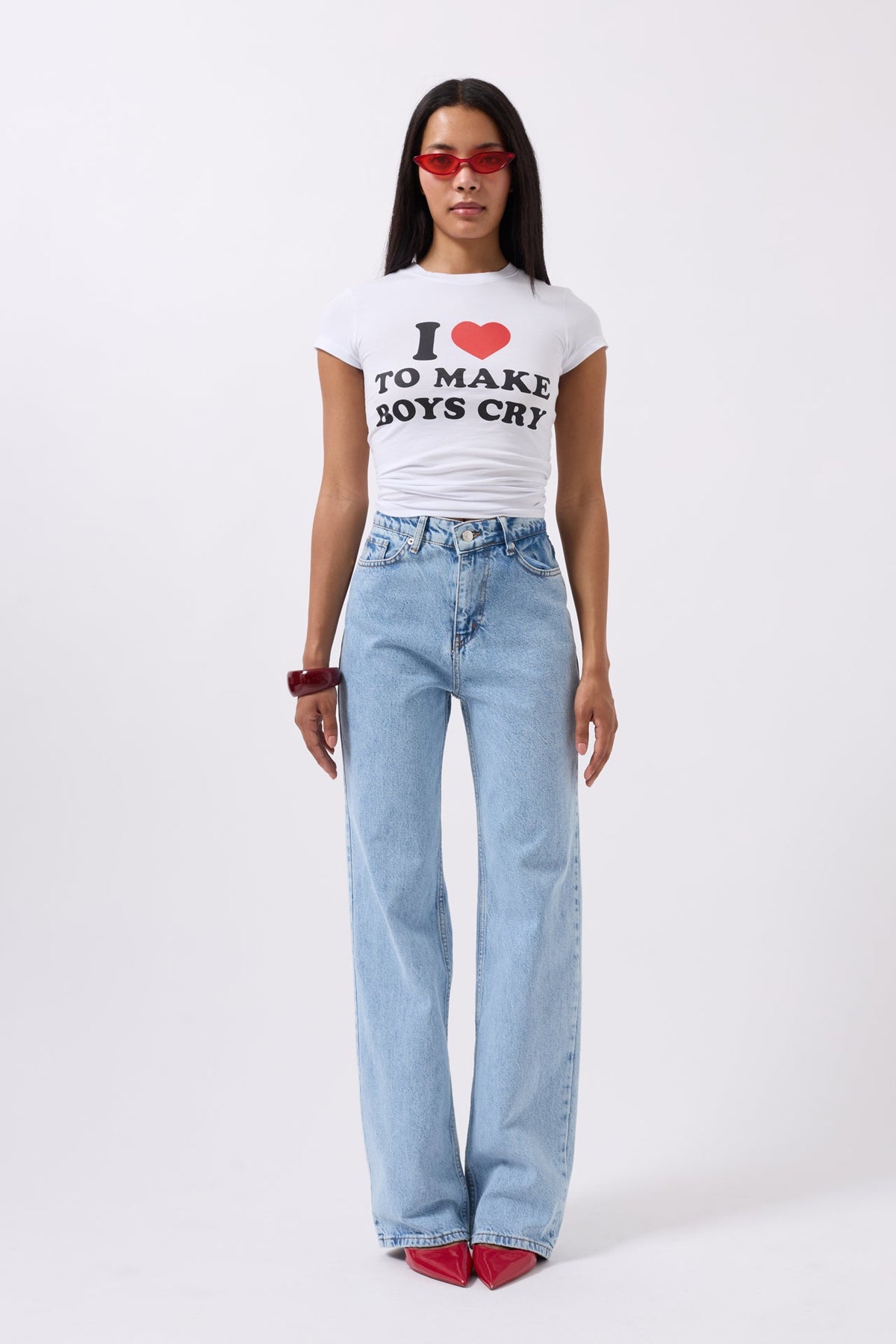 Nakış Detay Baskılı Crop Beyaz T-Shirt