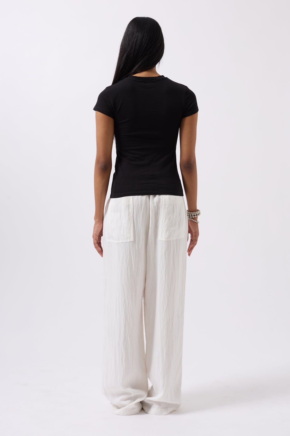 Nakış Detay Baskılı Crop Siyah T-Shirt