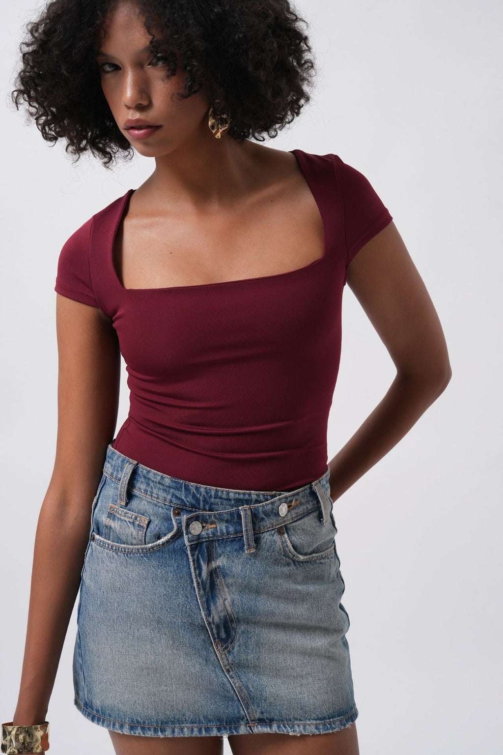 Pencere Detay Mini Dekolte Bordo Bluz