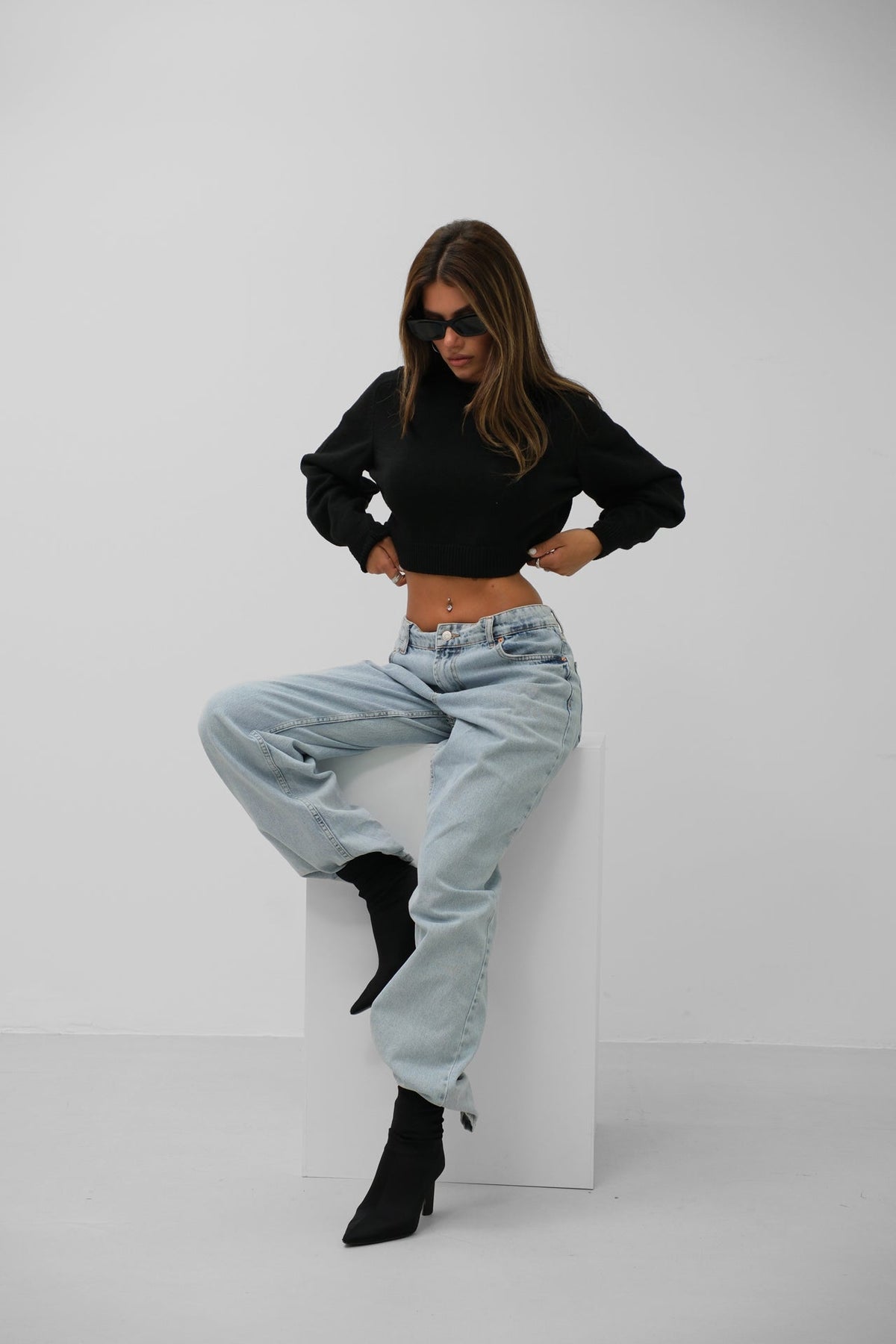 Reglan Kol Crop Siyah Triko Kazak