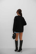 Taş Aksesuarlı Oversize Siyah Sweatshirt